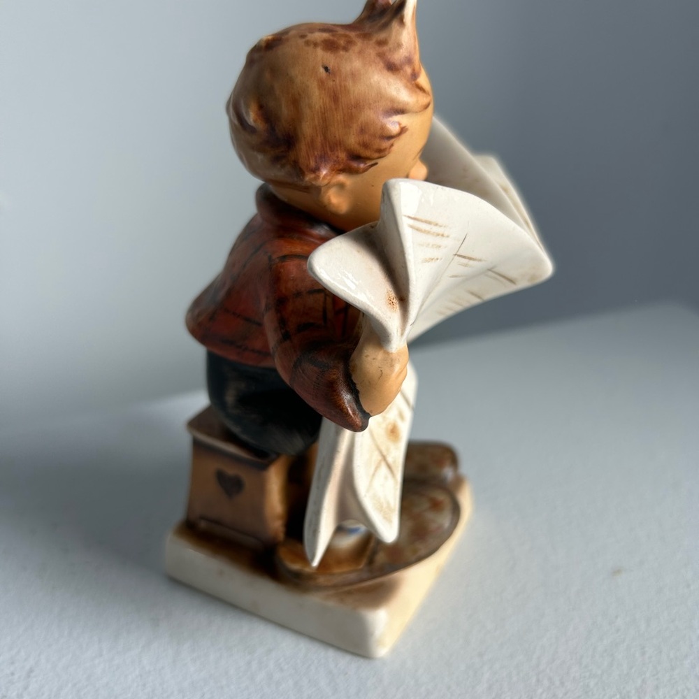 Vintage Hummel Figurine - Picture 3 of 6